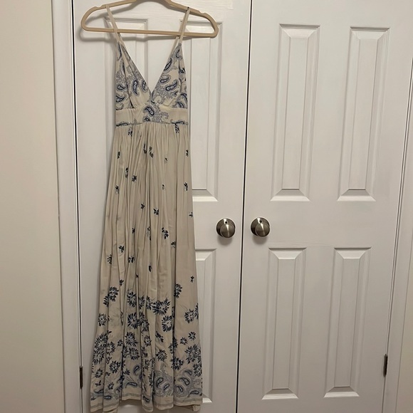 GAP Dresses & Skirts - GAP cream and blue floral maxi dress